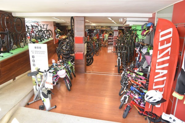 Exposición de bicicletas en Jávea